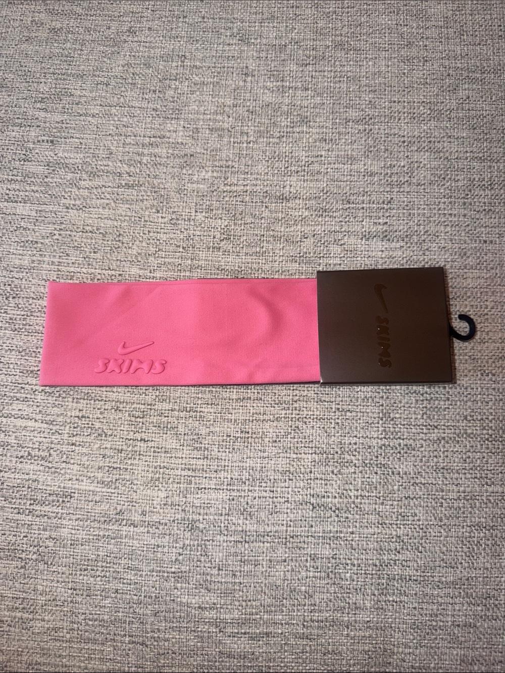 NIKE SKIMS HEADBAND FLAMINGO